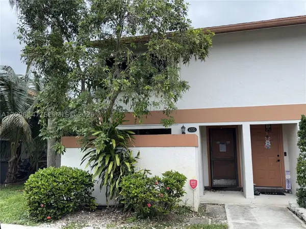 4220 SW 71st, Davie, FL 33314