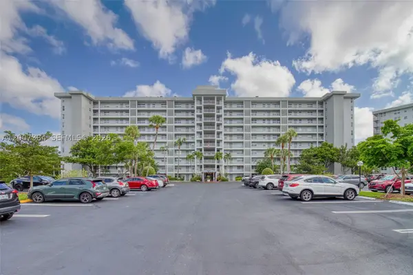 4015 W Palm Aire #506, Pompano Beach, FL 33069