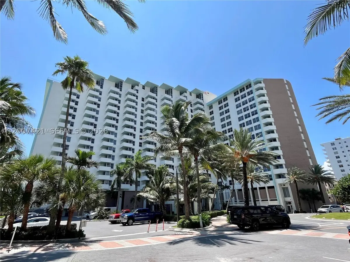 2899 Collins #1040, Miami Beach, FL 33140 - #1