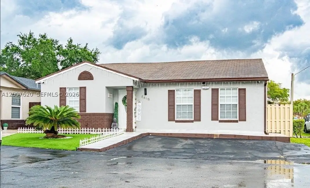 8419 NW 193rd, Hialeah, FL 33015 - #1