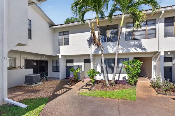 2526 Coral Springs #2526, Coral Springs, FL 33065