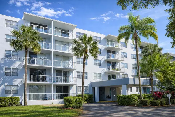 470 Executive Center #2D, West Palm Beach, FL 33401