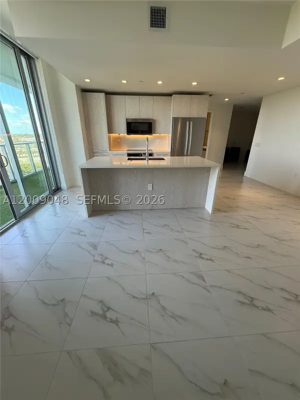 2000 Metropica #901, Sunrise, FL 33323