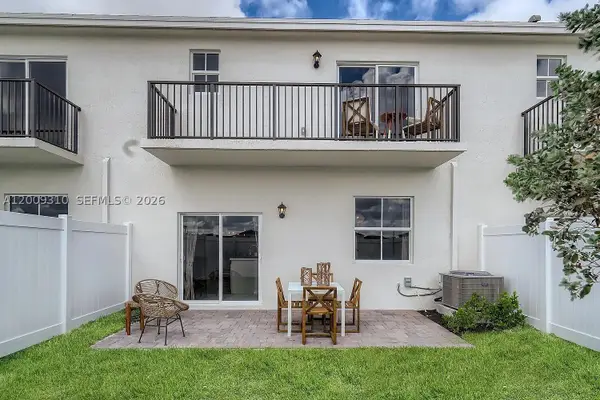 1676 SE 8th, Homestead, FL 33034