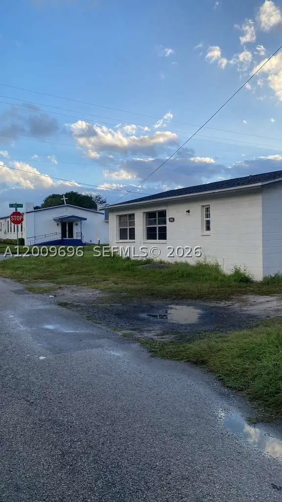 1001 N 16th, Fort Pierce, FL 34950 - #1
