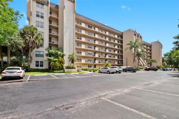 3300 W Rolling Hills #510, Davie, FL 33328