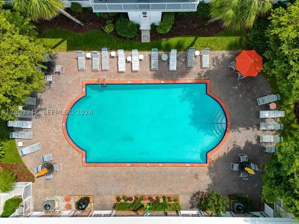 400 S Cypress #424, Pompano Beach, FL 33060