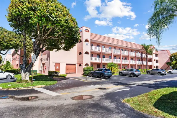 9421 Sunrise Lakes #208, Sunrise, FL 33322
