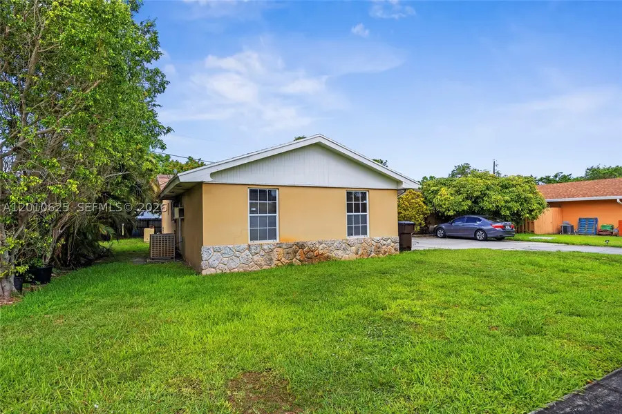 1831 Hiltonia, West Palm Beach, FL 33407 - #2