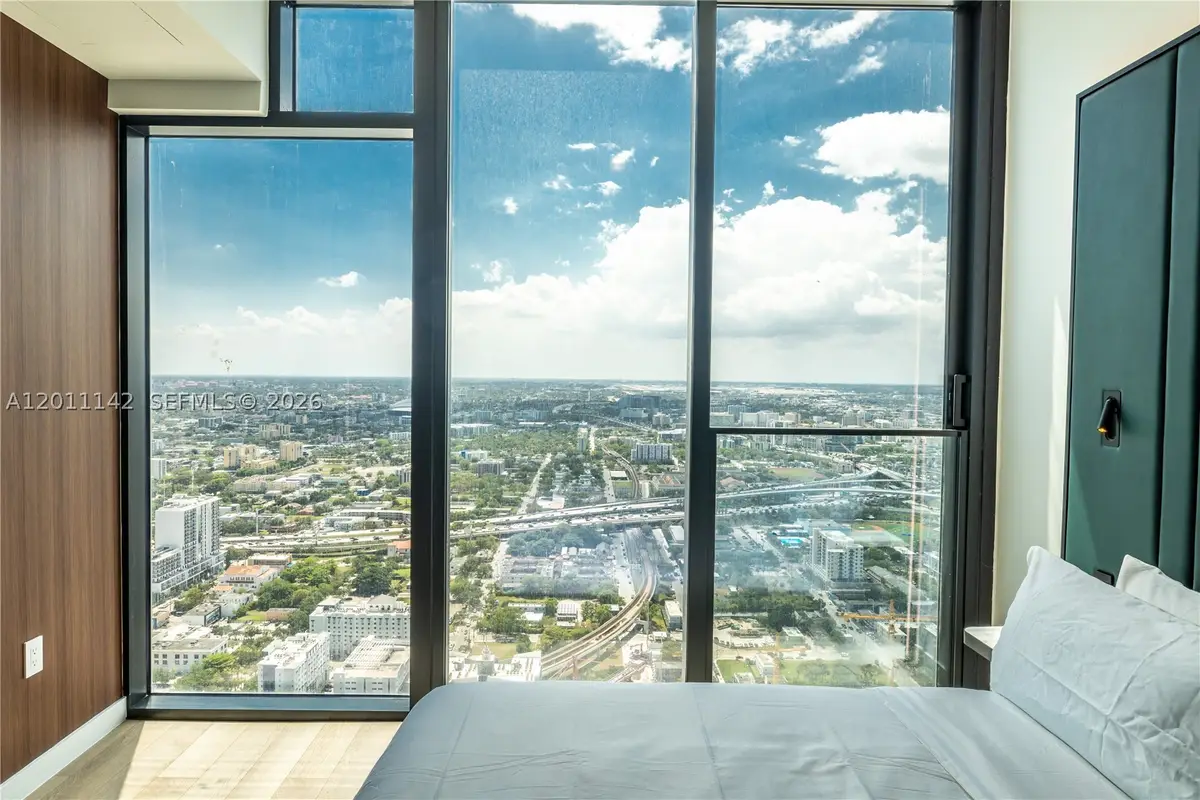 20 NE 11th #5306, Miami, FL 33132 - #1