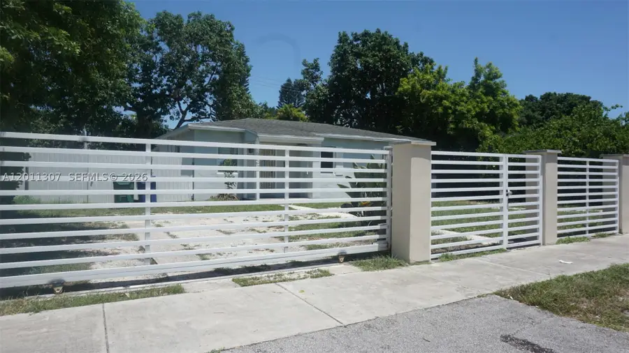 335 NW 187th, Miami Gardens, FL 33169 - #3