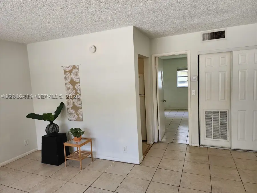 241 SE 9th #103, Pompano Beach, FL 33060 - #2