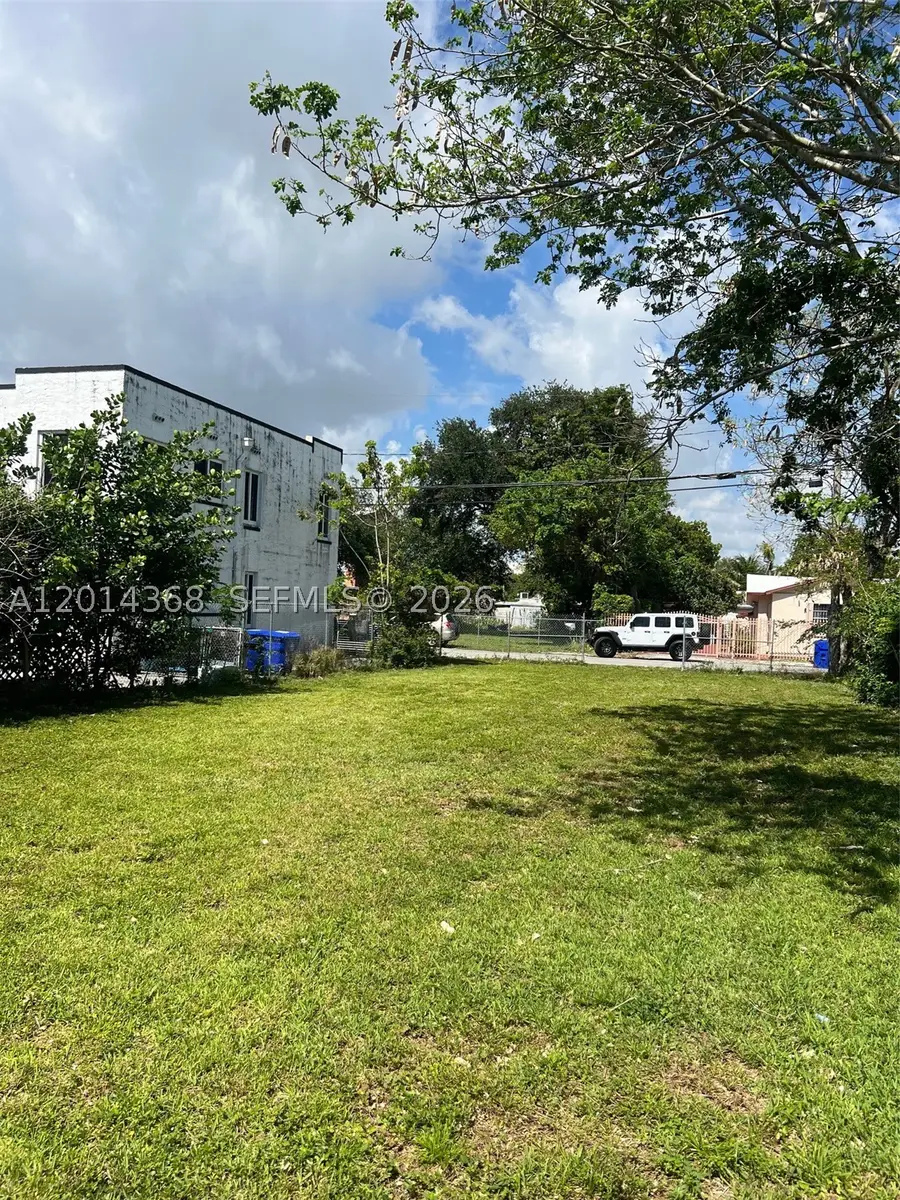 3033 NW 8th, Miami, FL 33127 - #2