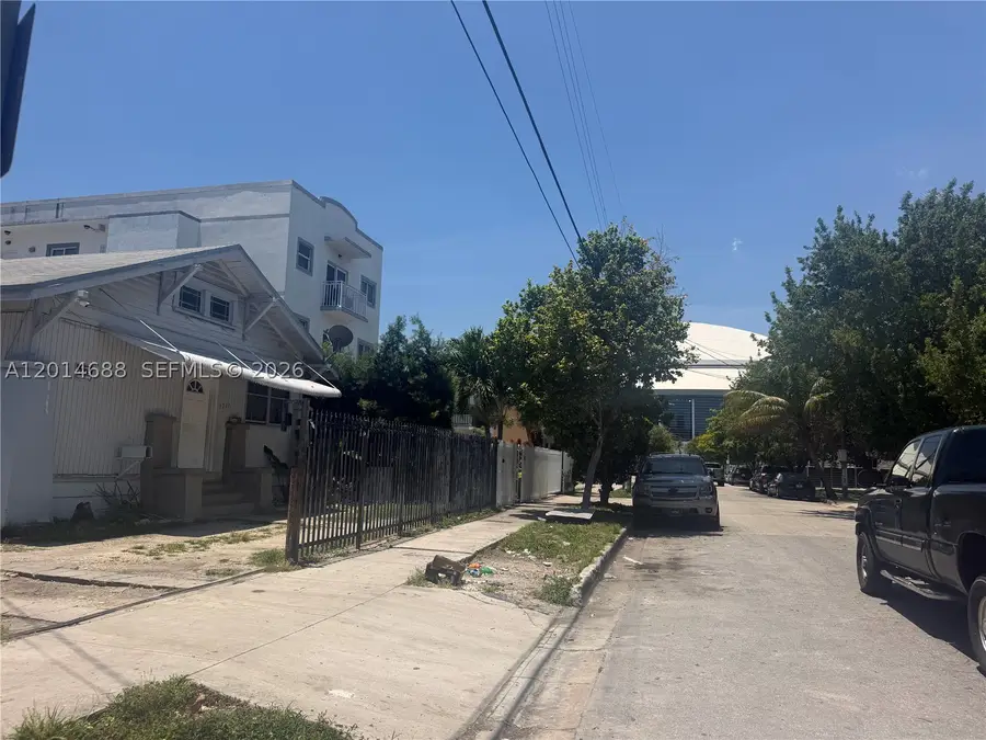 1236 NW 5th, Miami, FL 33125 - #3