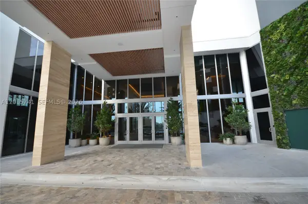 16385 Biscayne #519, North Miami Beach, FL 33160