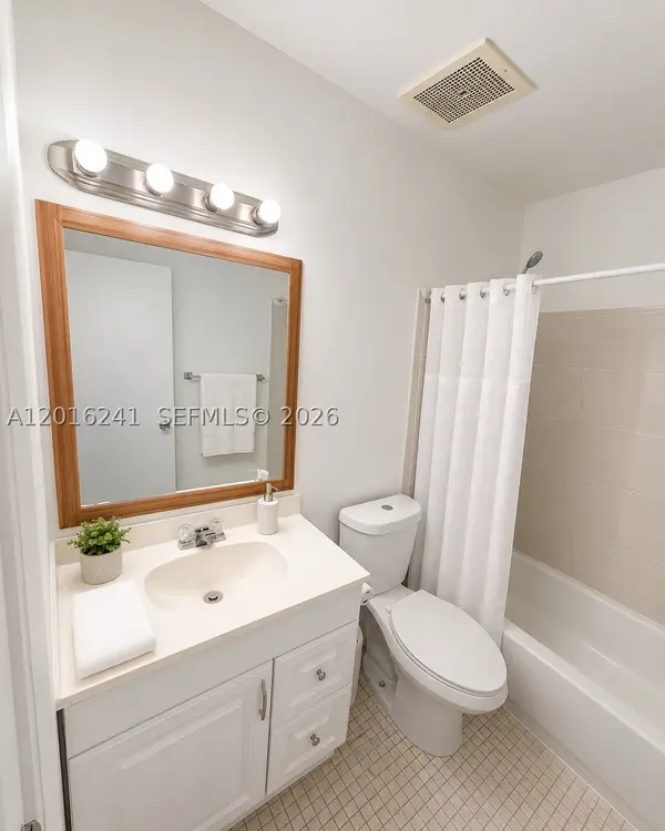 18051 NW 68th #K201, Hialeah, FL 33015
