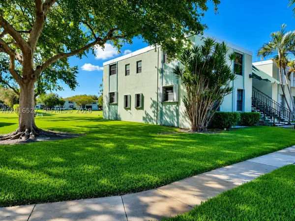 7396 NW 18th #101, Margate, FL 33063