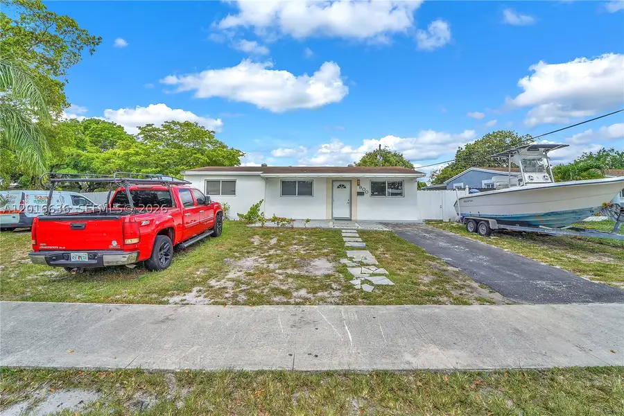 900 N 70th, Hollywood, FL 33024 - #2