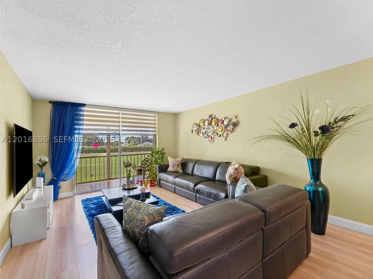 9820 S Hollybrook Lake #208, Pembroke Pines, FL 33025 - #1