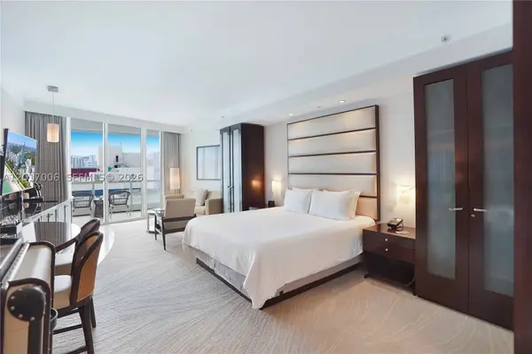 4391 Collins #916, Miami Beach, FL 33140