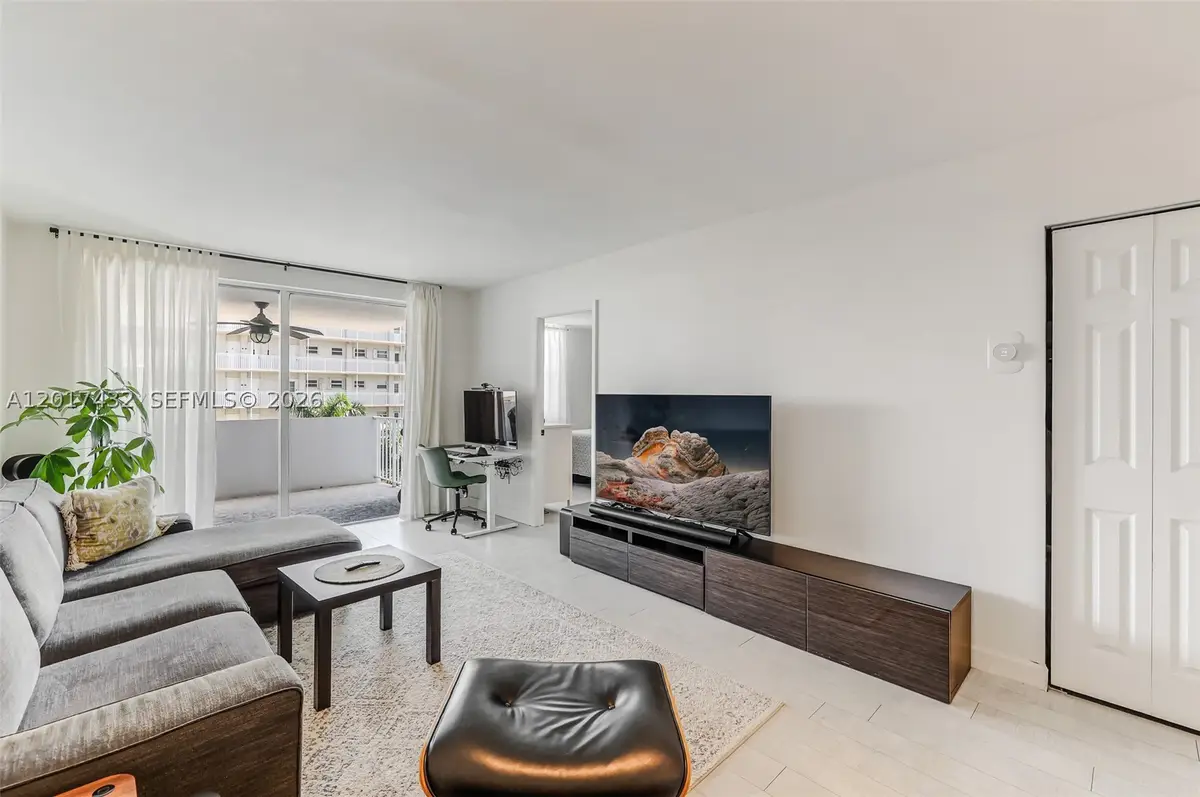 1331 Lincoln #704, Miami Beach, FL 33139 - #1