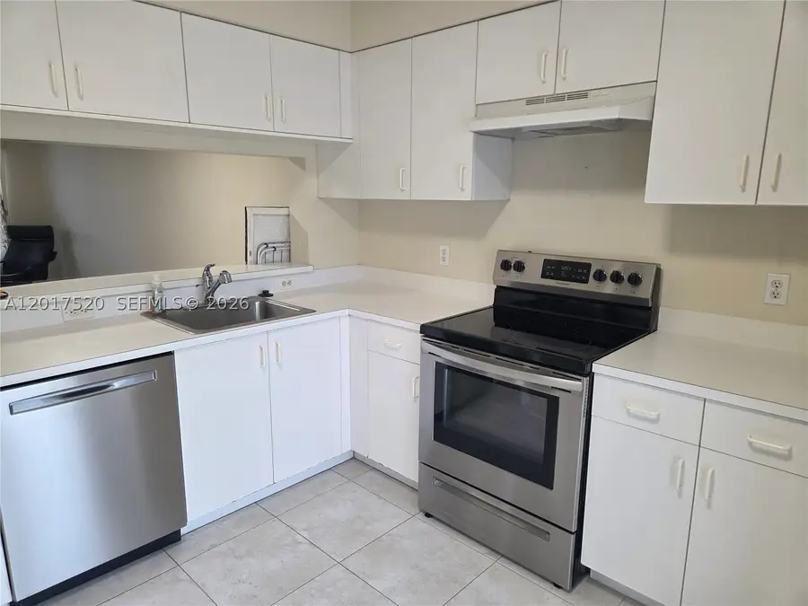 47 Simonton, Weston, FL 33326 - #2