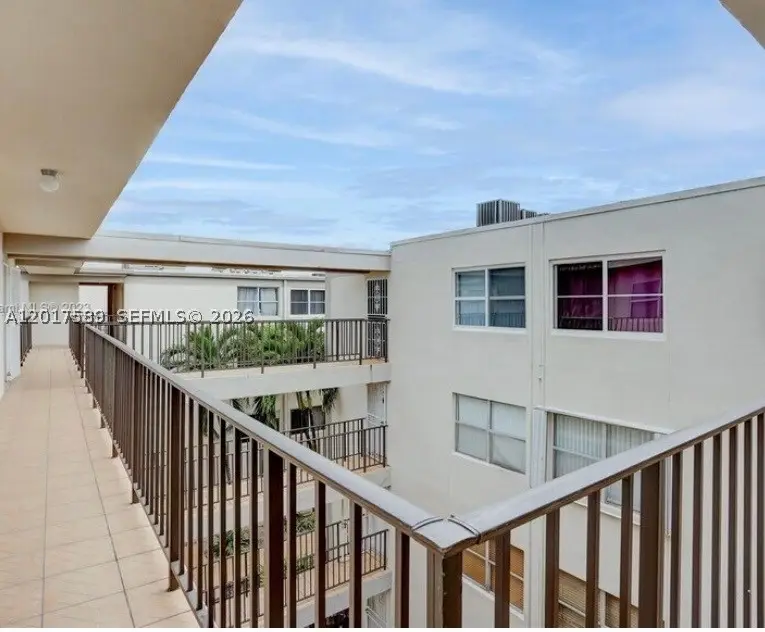 5501 NW 7th #E412, Miami, FL 33126 - #2