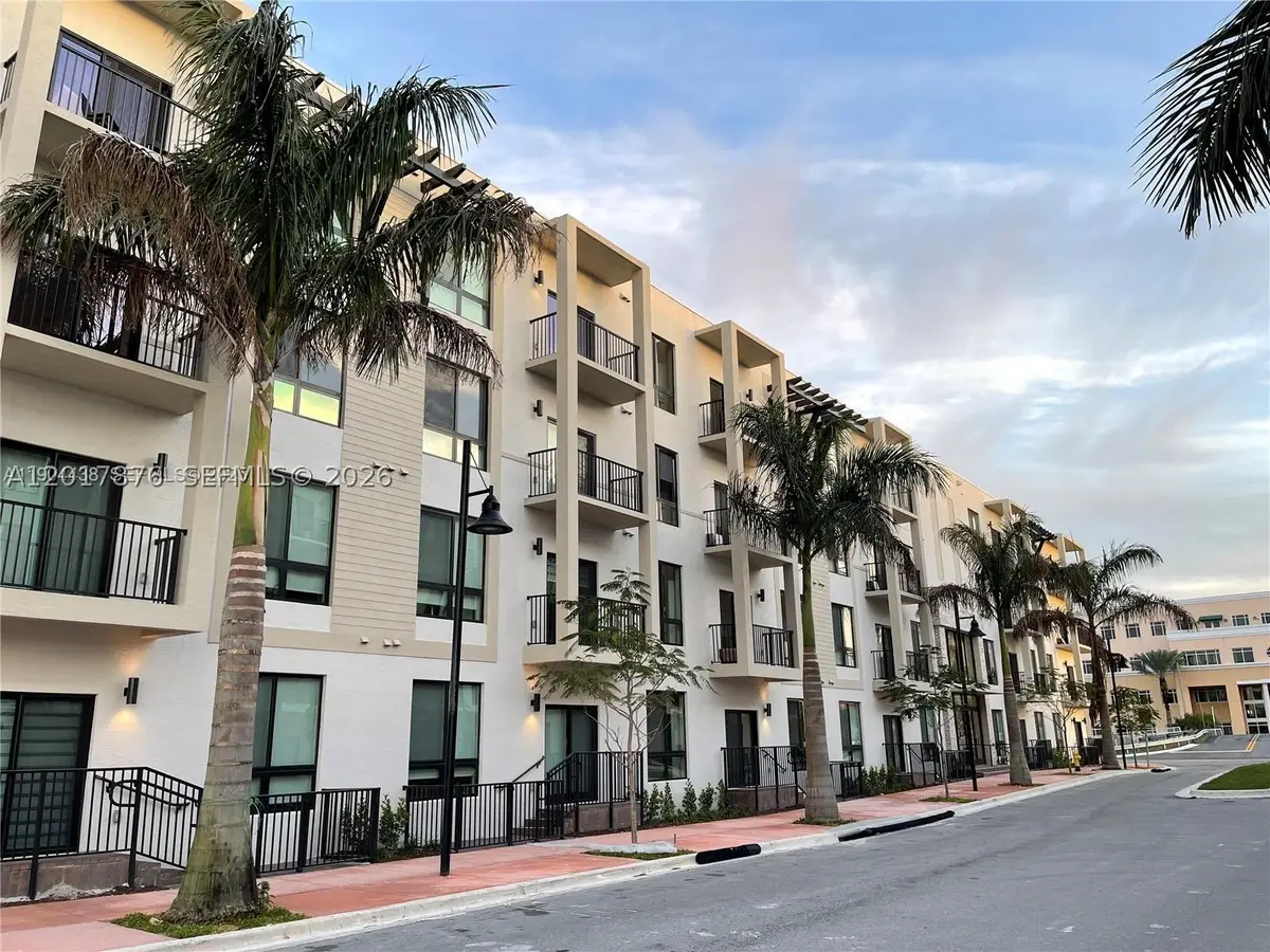 8201 NW 41st #D-203, Doral, FL 33166 - #1