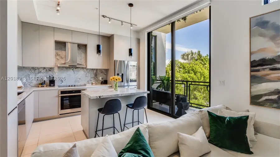 1030 15th #201, Miami Beach, FL 33139 - #2
