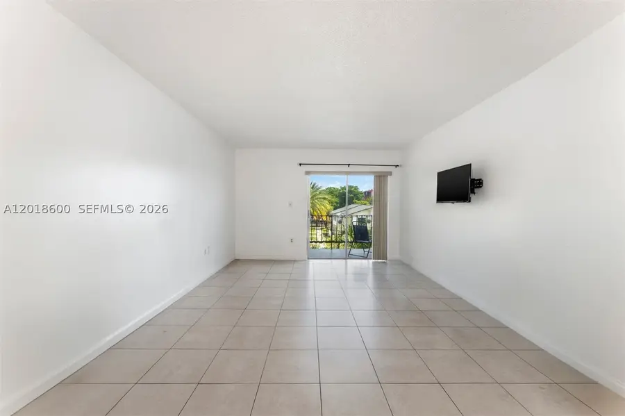 1900 W 54th #220, Hialeah, FL 33012 - #3