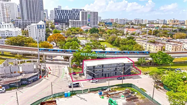 220 NW 11th, Miami, FL 33136