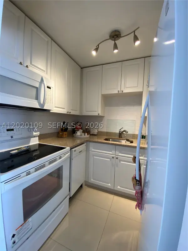 5050 NW 7th #312, Miami, FL 33126