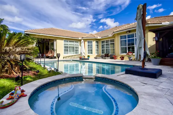 5703 N Sterling Ranch, Davie, FL 33314