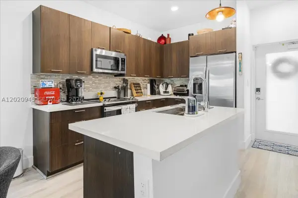8301 NW 41st #B-309, Doral, FL 33166