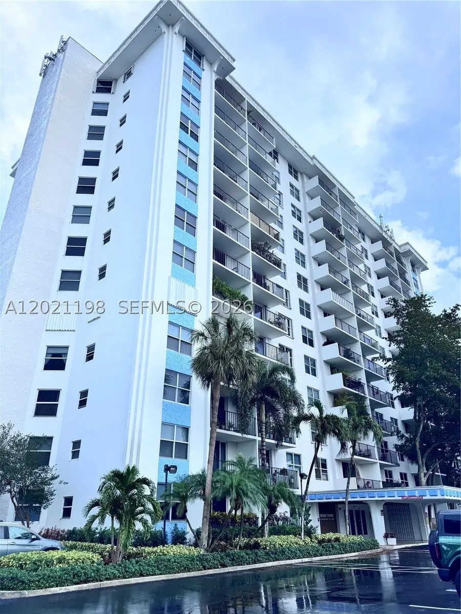 1800 N Andrews #2E, Fort Lauderdale, FL 33311 - #3