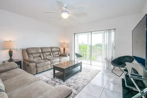 4650 Washington #502, Hollywood, FL 33021