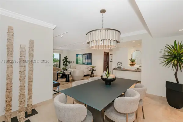 1121 Crandon #E405, Key Biscayne, FL 33149