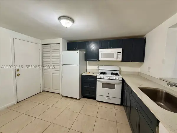 18101 NW 68th #B102, Hialeah, FL 33015