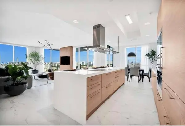 17111 Biscayne #2209, North Miami Beach, FL 33160