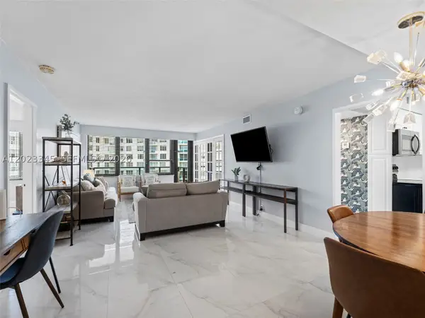 5225 Collins #1509, Miami Beach, FL 33140
