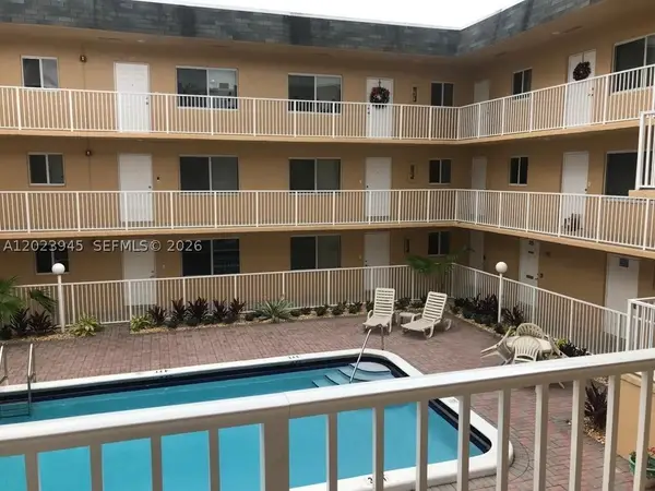 7910 Taft #214, Pembroke Pines, FL 33024