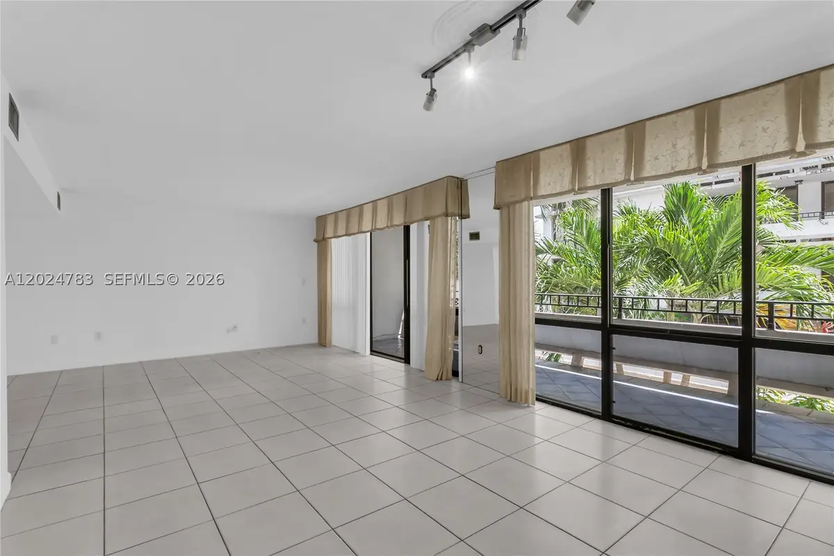 13951 Kendale Lakes #208A, Miami, FL 33183 - #1