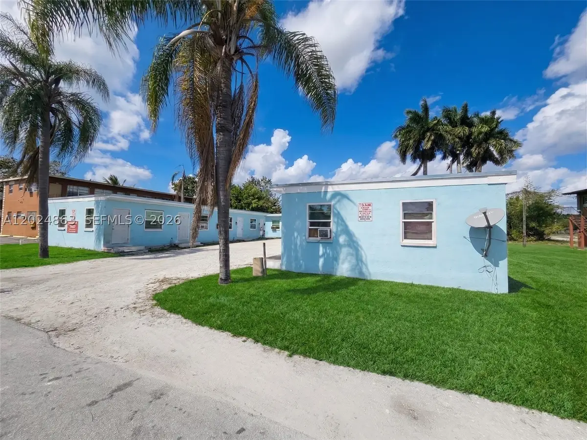 625 W Avenue A, Belle Glade, FL 33430 - #1