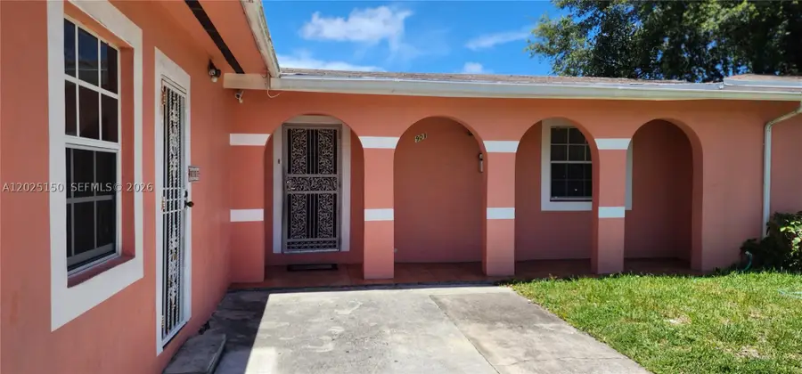 901 NE 160th, North Miami Beach, FL 33162 - #3