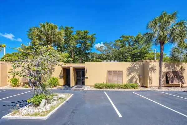 6705 Kingsmoor, Miami Lakes, FL 33014