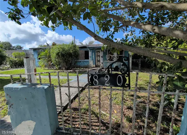 820 Curtiss, Opa Locka, FL 33054