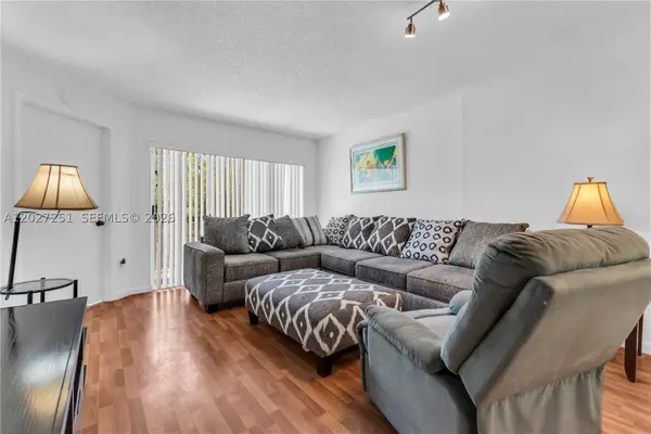 9511 Weldon #G308, Tamarac, FL 33321