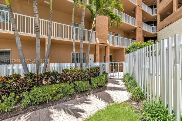 7715 Yardley #106, Tamarac, FL 33321