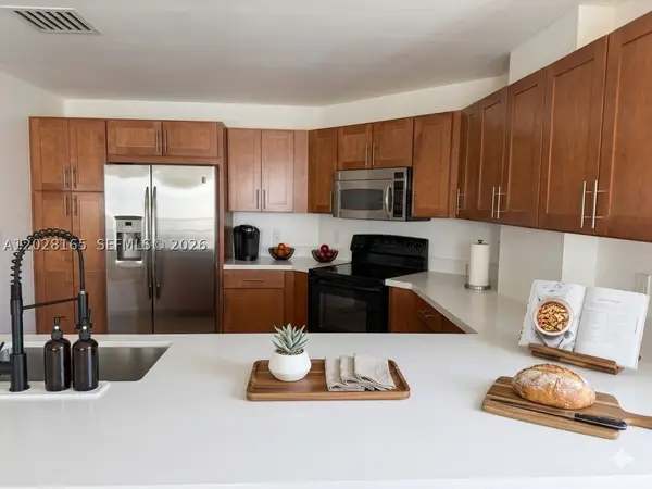 8390 SW 72nd #519, Miami, FL 33143