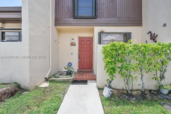 9942 NW 10th #7, Pembroke Pines, FL 33024